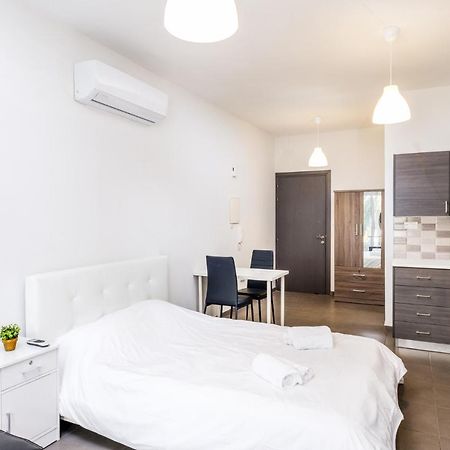 Spacious Studio Downtown 라르나카 외부 사진