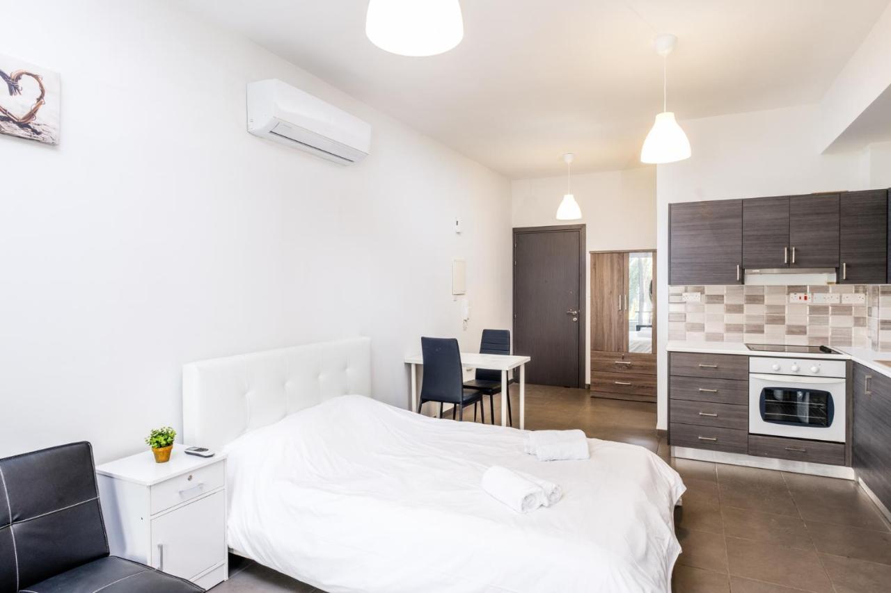 Spacious Studio Downtown 라르나카 외부 사진